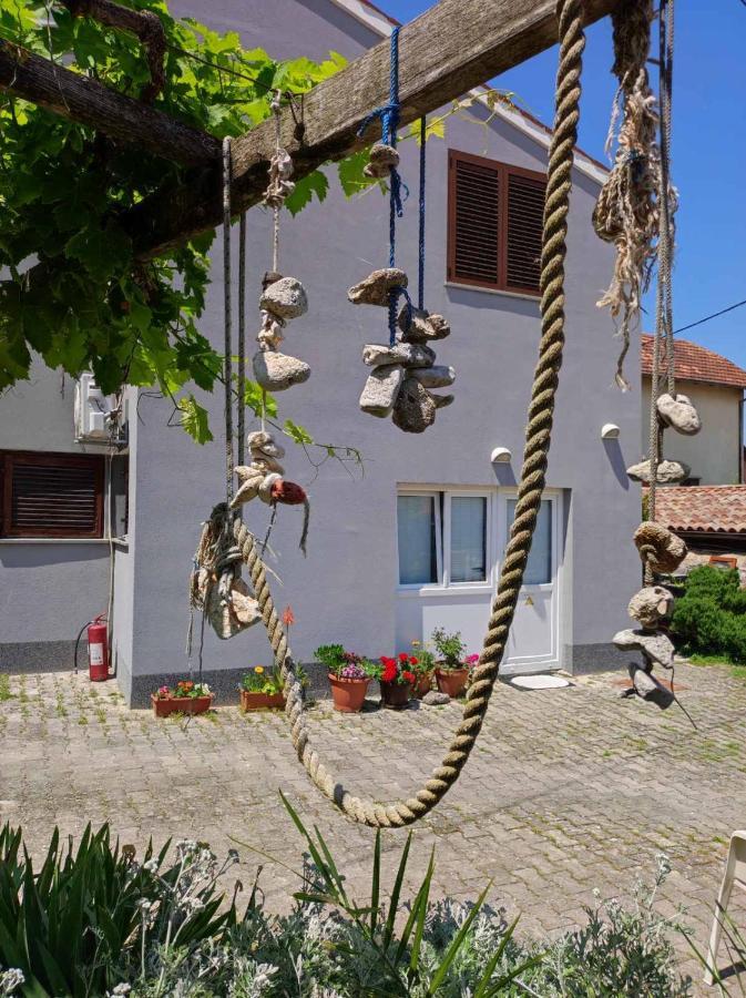 Konoba Yan Apartment Pula Exterior foto